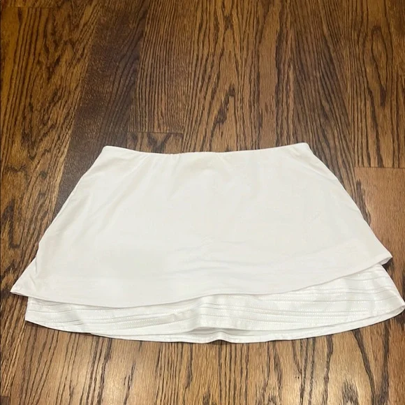 White Tennis Skirt Set for Women - Picture 10 of 10